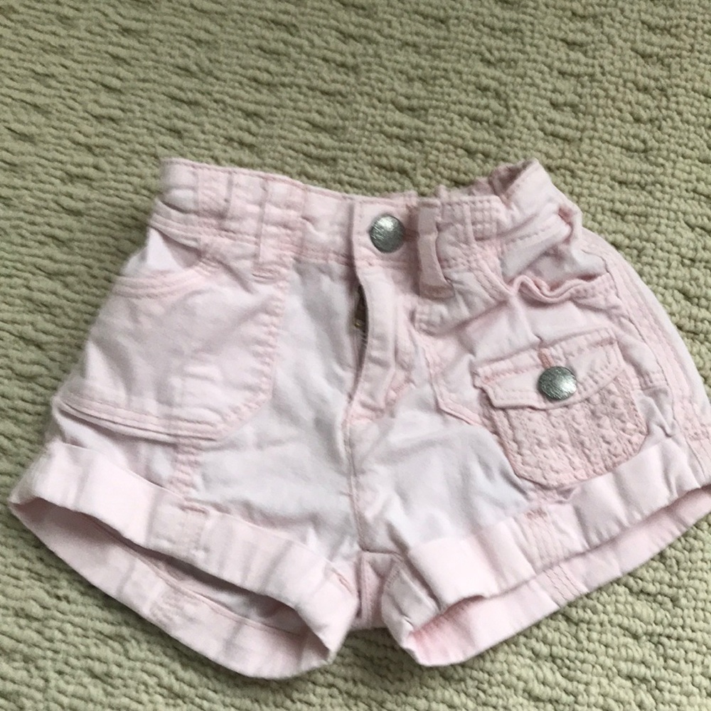 Size 4T Levi’s girls pink cotton shorts